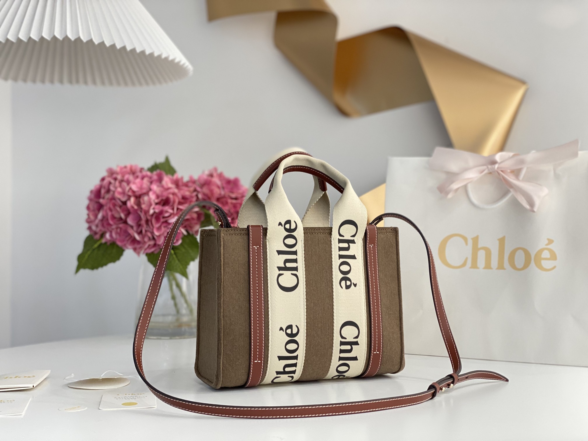 Chloe Small Woody Tote Bag In Linen